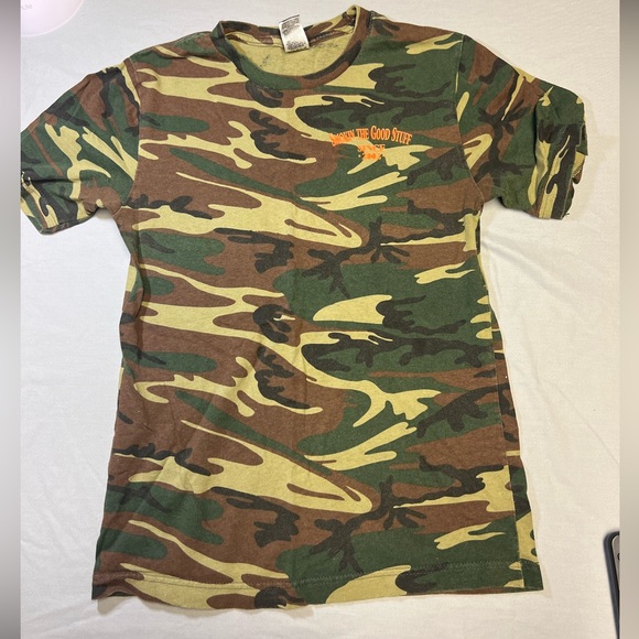 GRAPHIC TEES - Picture 1 of 3